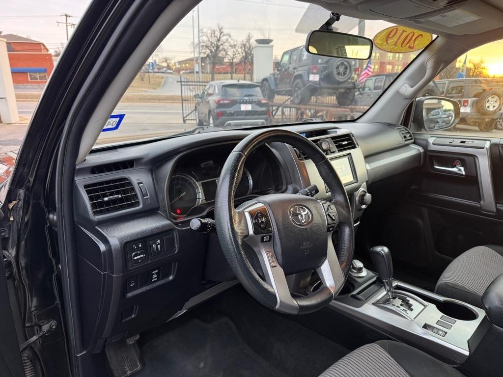 Toyota 4Runner SR5 4WD 2019
