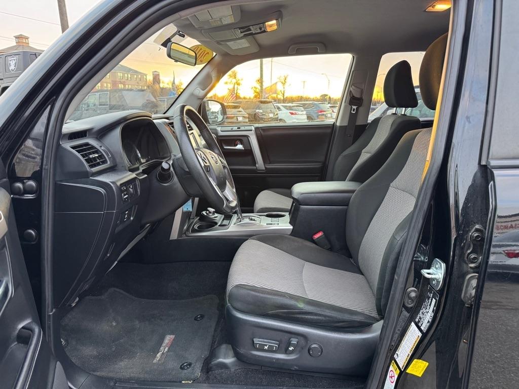 Toyota 4Runner SR5 4WD 2019