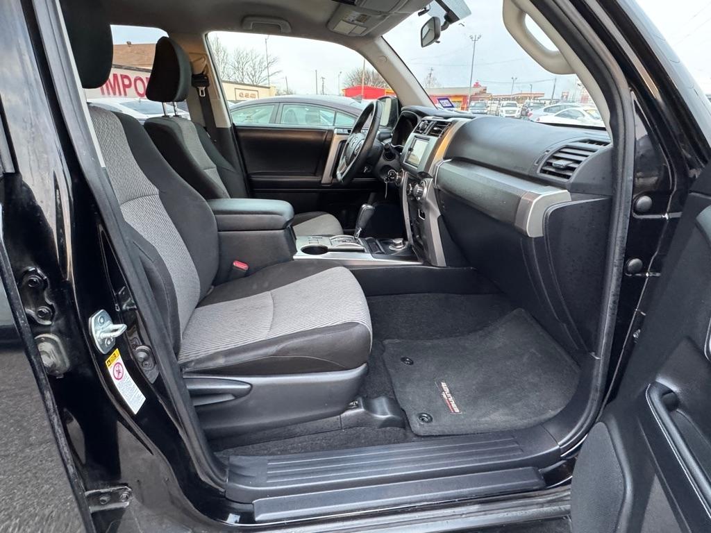 Toyota 4Runner SR5 4WD 2019