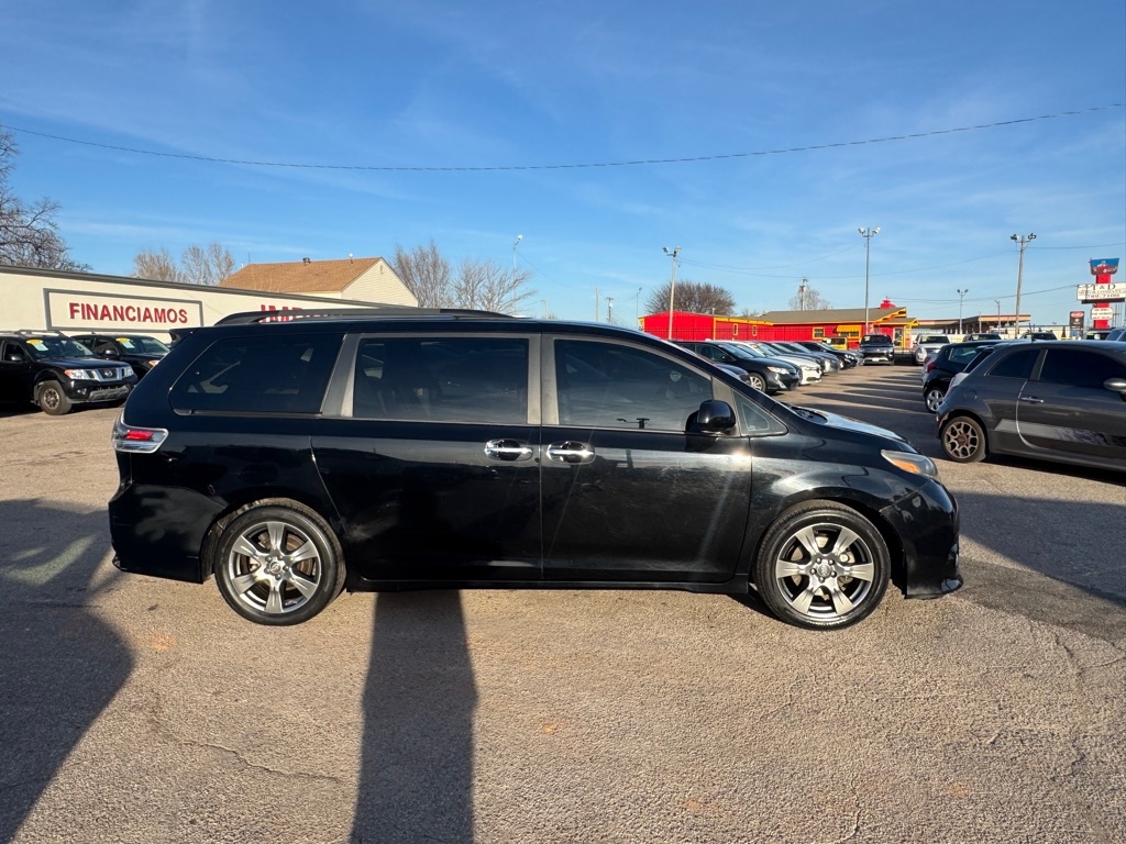 Toyota Sienna SE 8-Passenger 2017