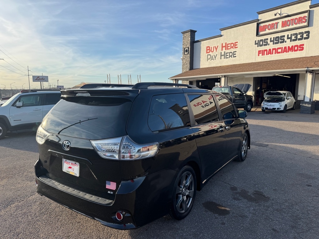 Toyota Sienna SE 8-Passenger 2017