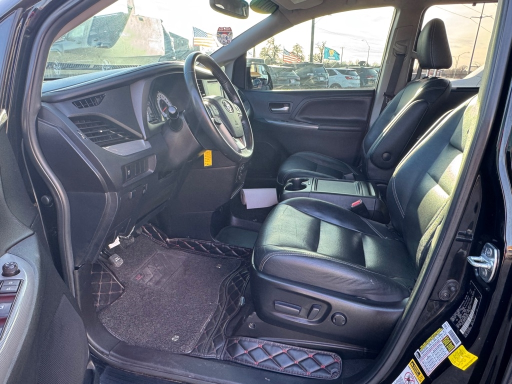 Toyota Sienna SE 8-Passenger 2017