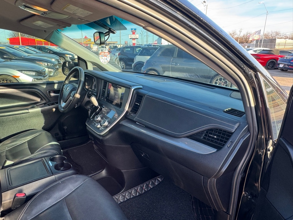 Toyota Sienna SE 8-Passenger 2017