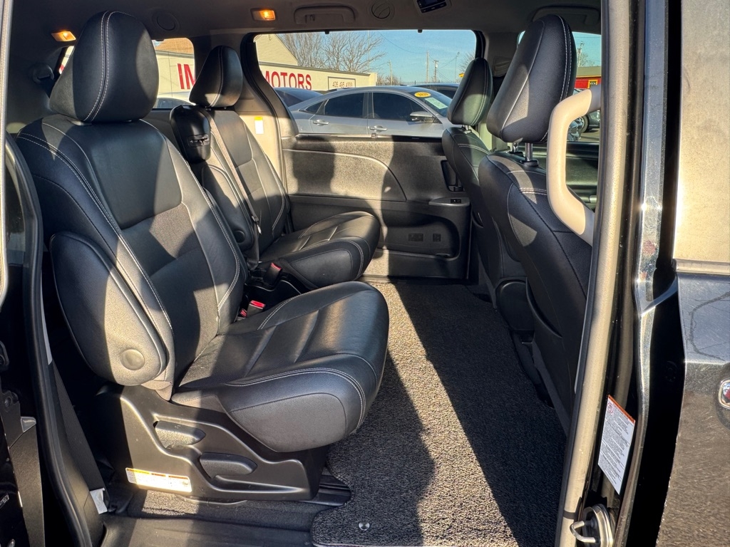 Toyota Sienna SE 8-Passenger 2017