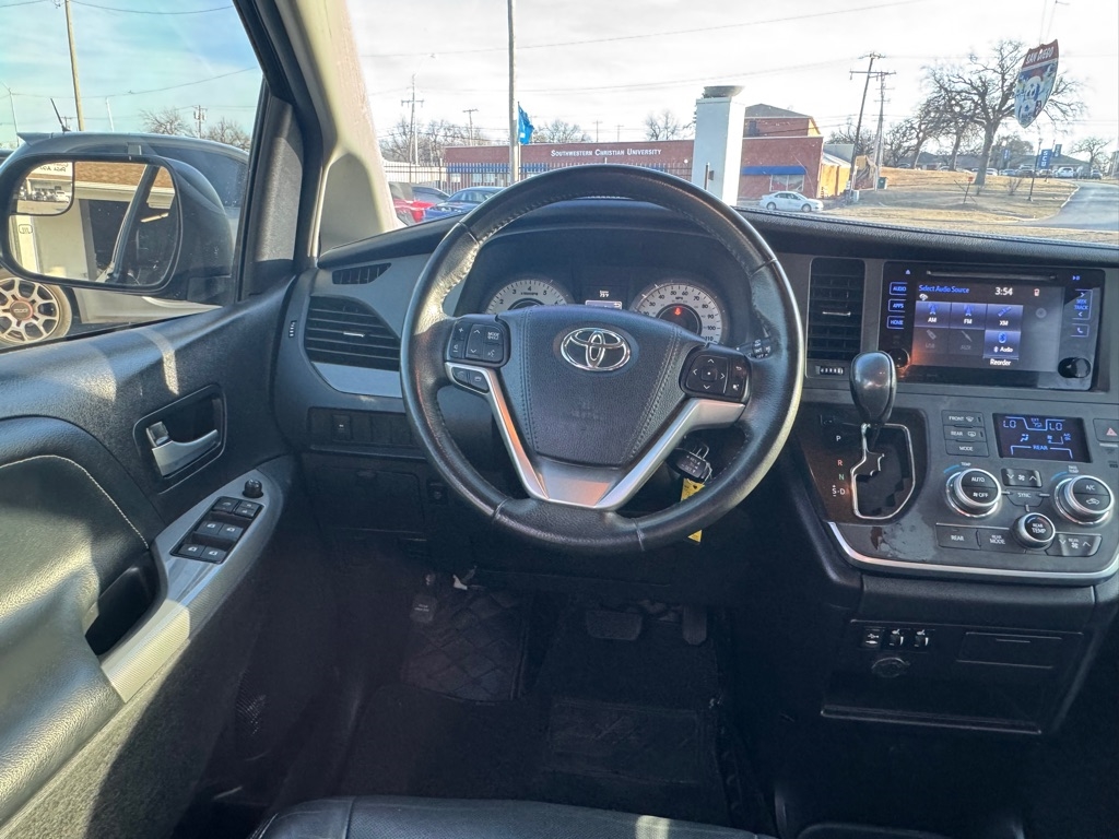 Toyota Sienna SE 8-Passenger 2017