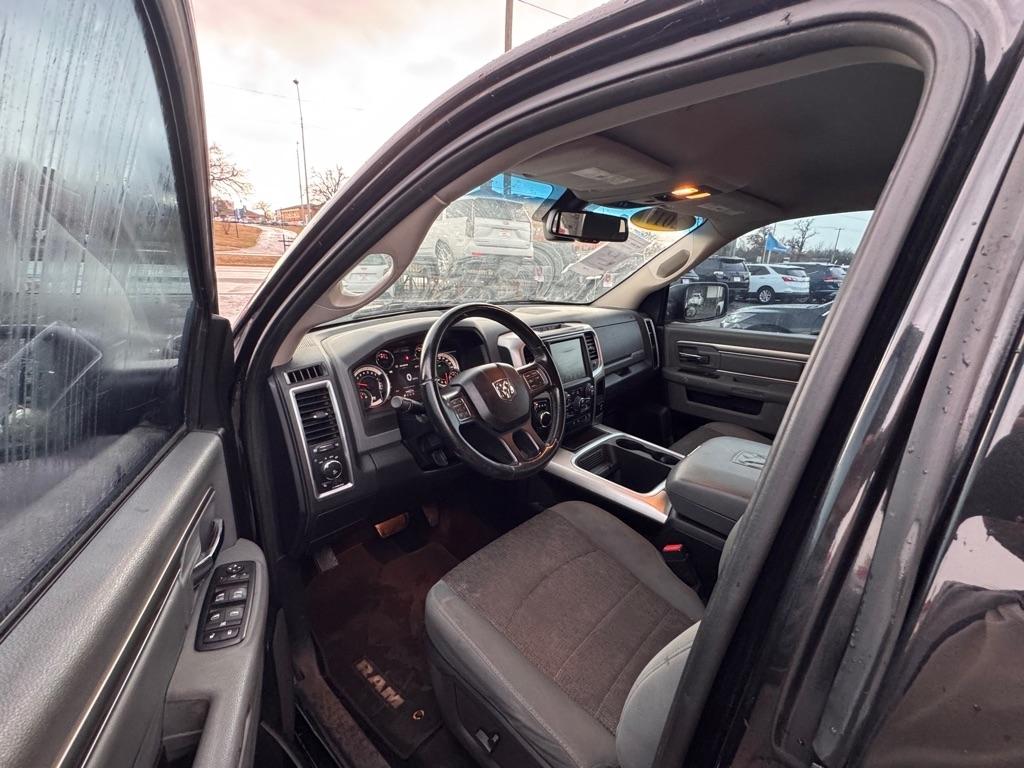 RAM 1500 SLT Crew Cab SWB 2WD 2017