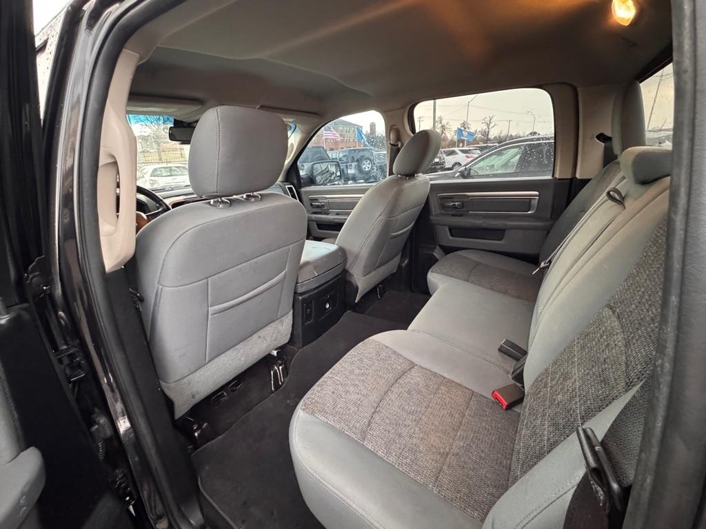 RAM 1500 SLT Crew Cab SWB 2WD 2017