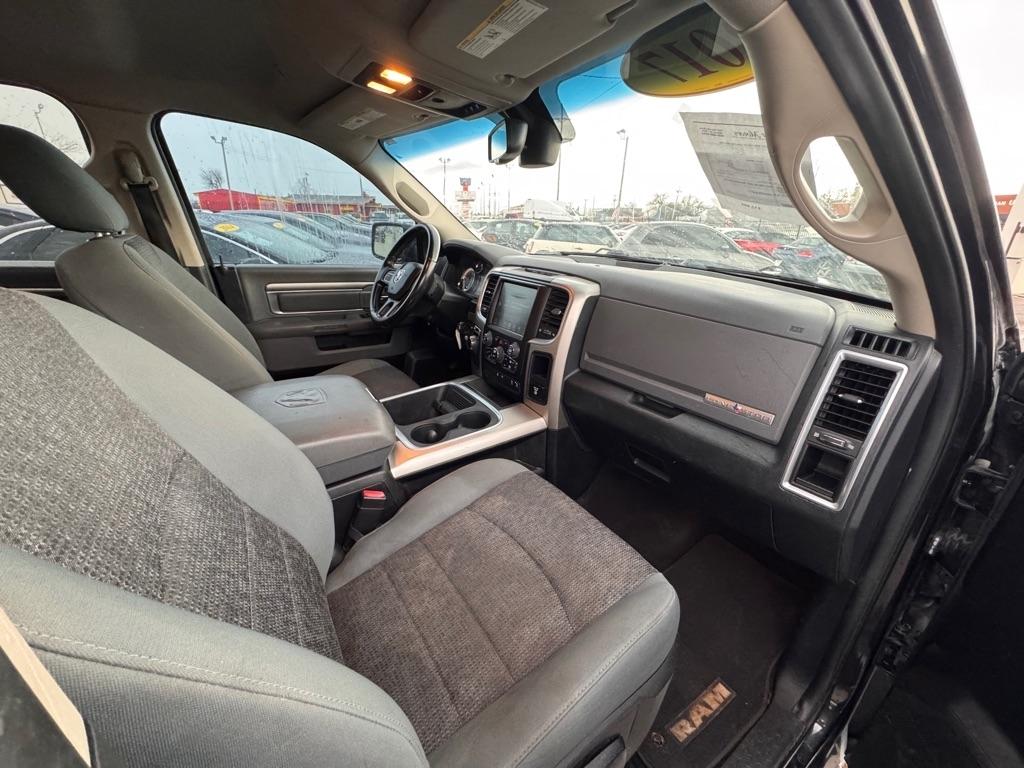 RAM 1500 SLT Crew Cab SWB 2WD 2017