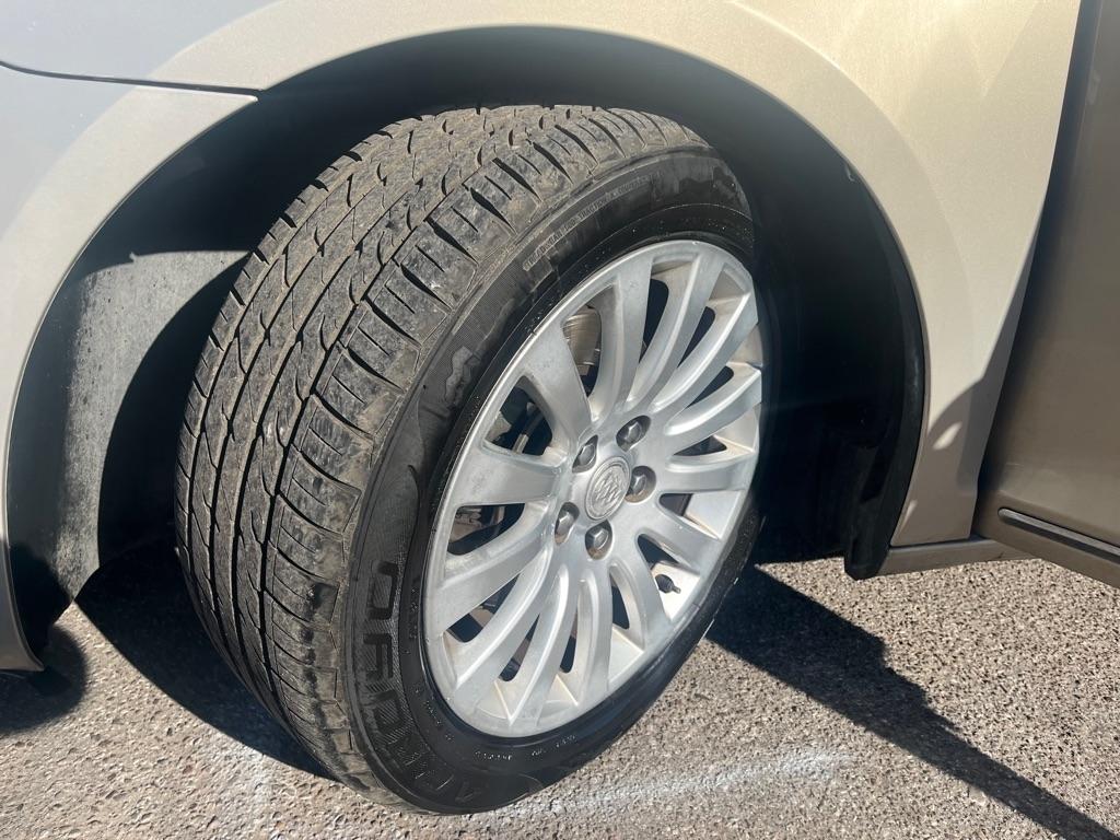 Buick LaCrosse CXL FWD 2010