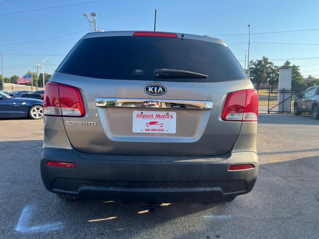 Kia Sorento LX 2WD 2011