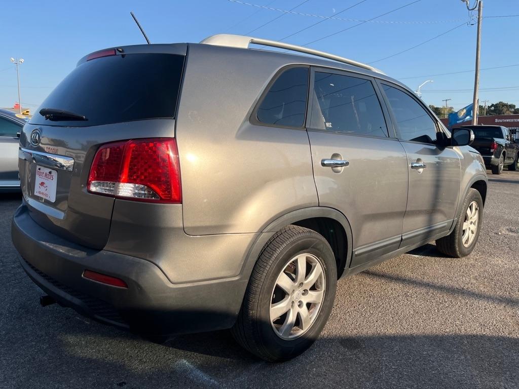Kia Sorento LX 2WD 2011