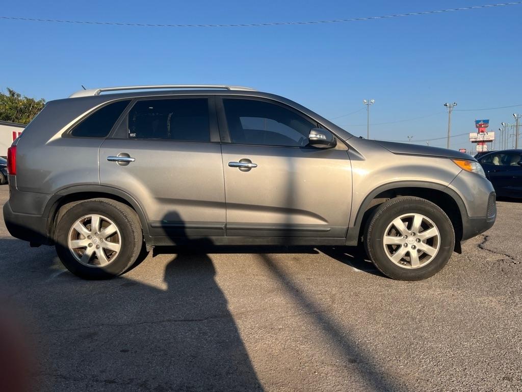 Kia Sorento LX 2WD 2011