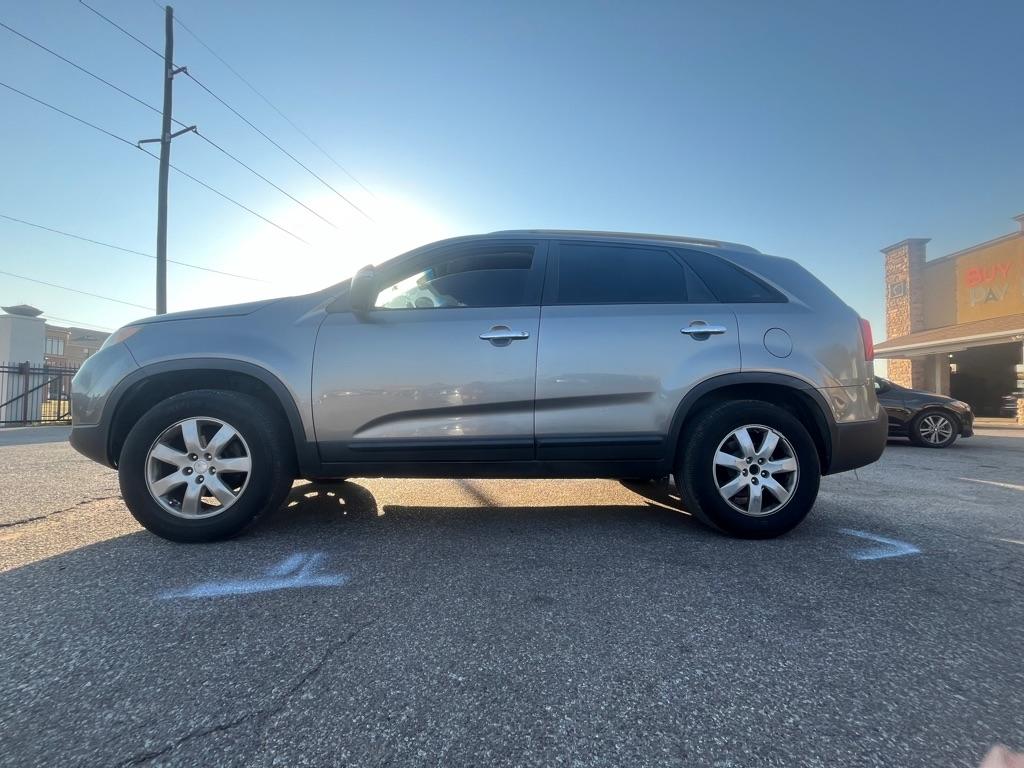 Kia Sorento LX 2WD 2011