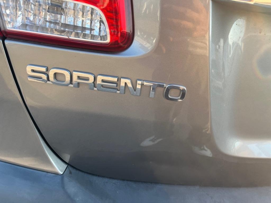 Kia Sorento LX 2WD 2011