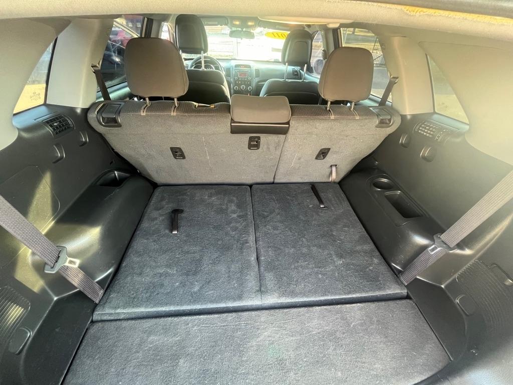 Kia Sorento LX 2WD 2011