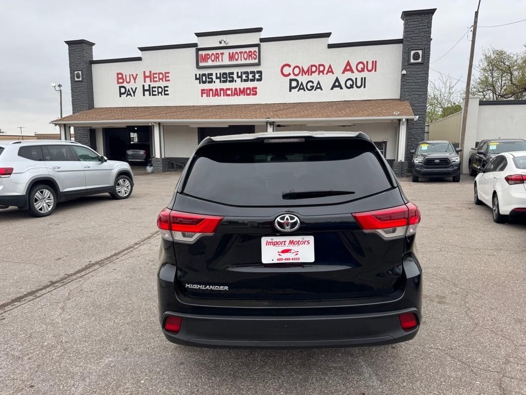 Toyota Highlander LE Plus FWD V6 2019