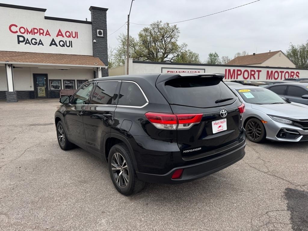 Toyota Highlander LE Plus FWD V6 2019