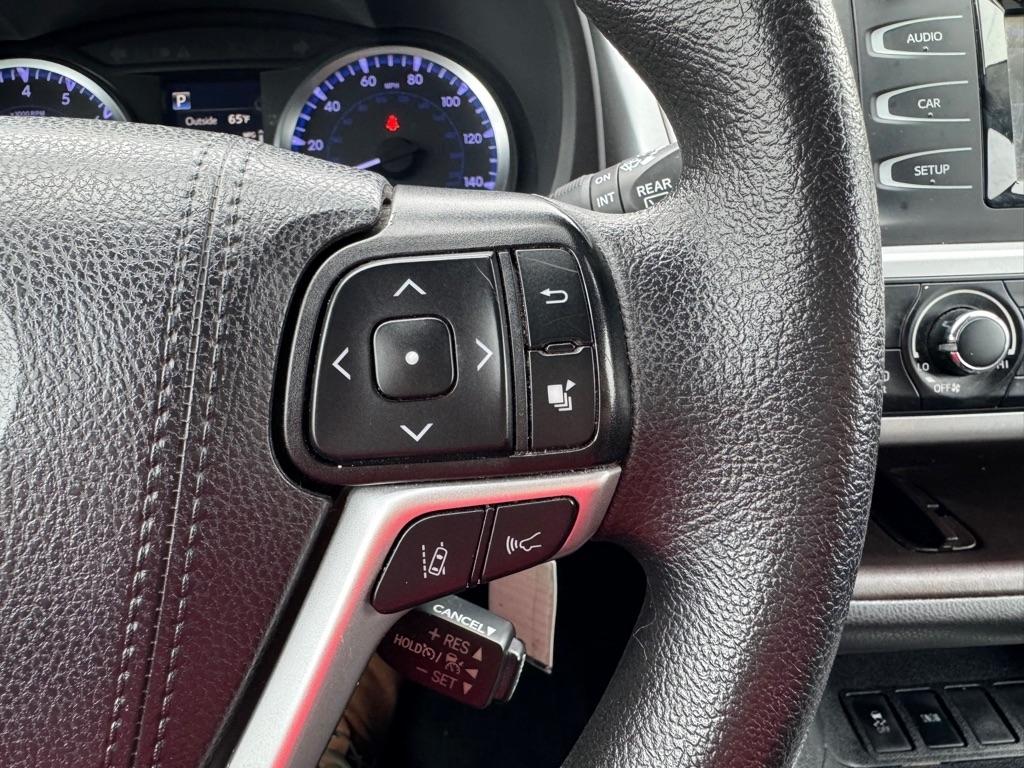 Toyota Highlander LE Plus FWD V6 2019