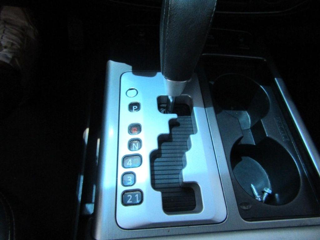 Nissan Armada Platinum 4WD 2010