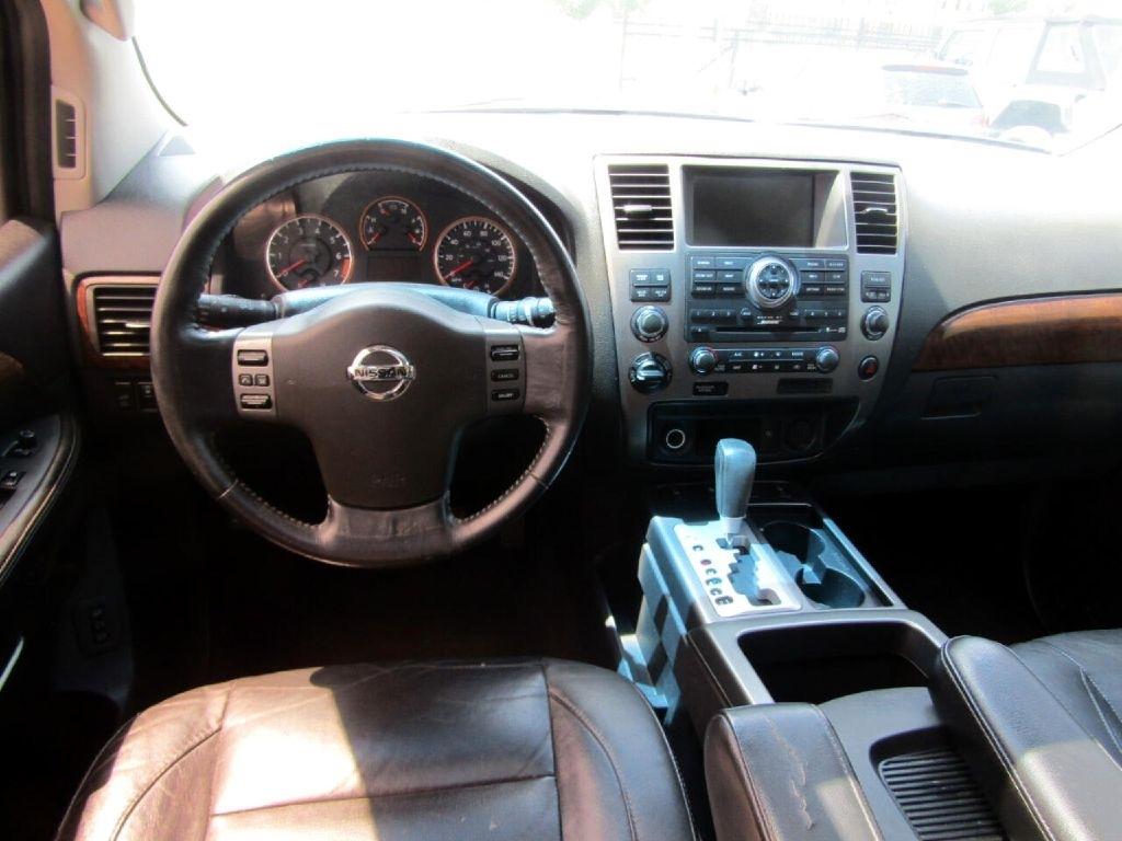 Nissan Armada Platinum 4WD 2010