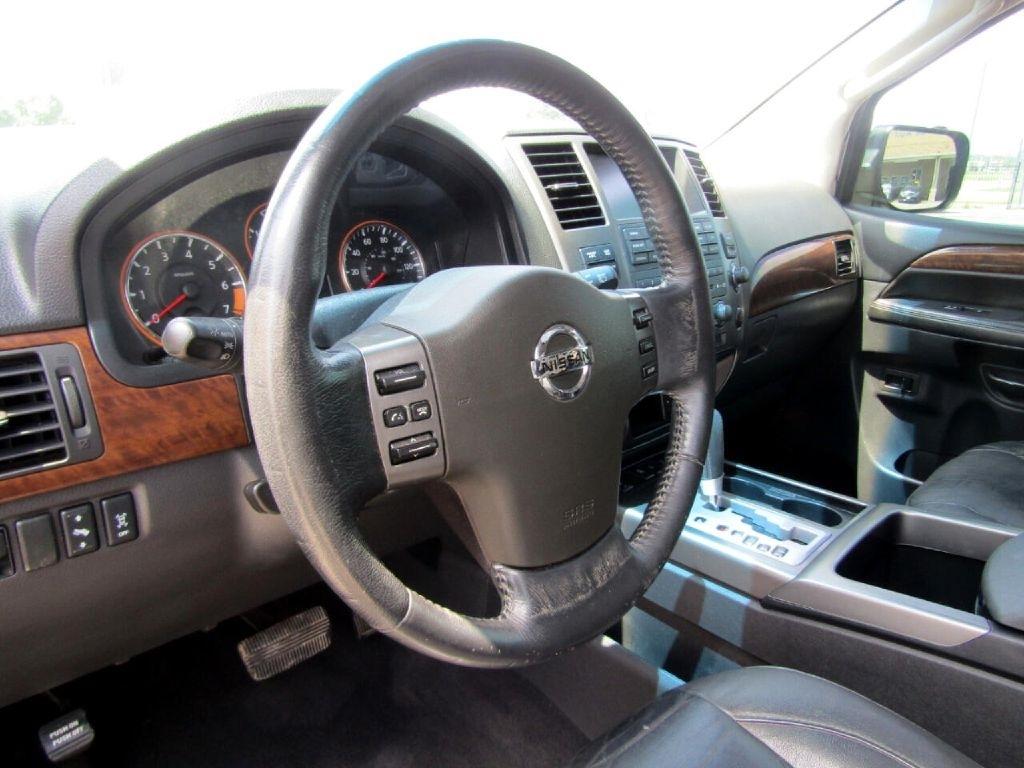 Nissan Armada Platinum 4WD 2010
