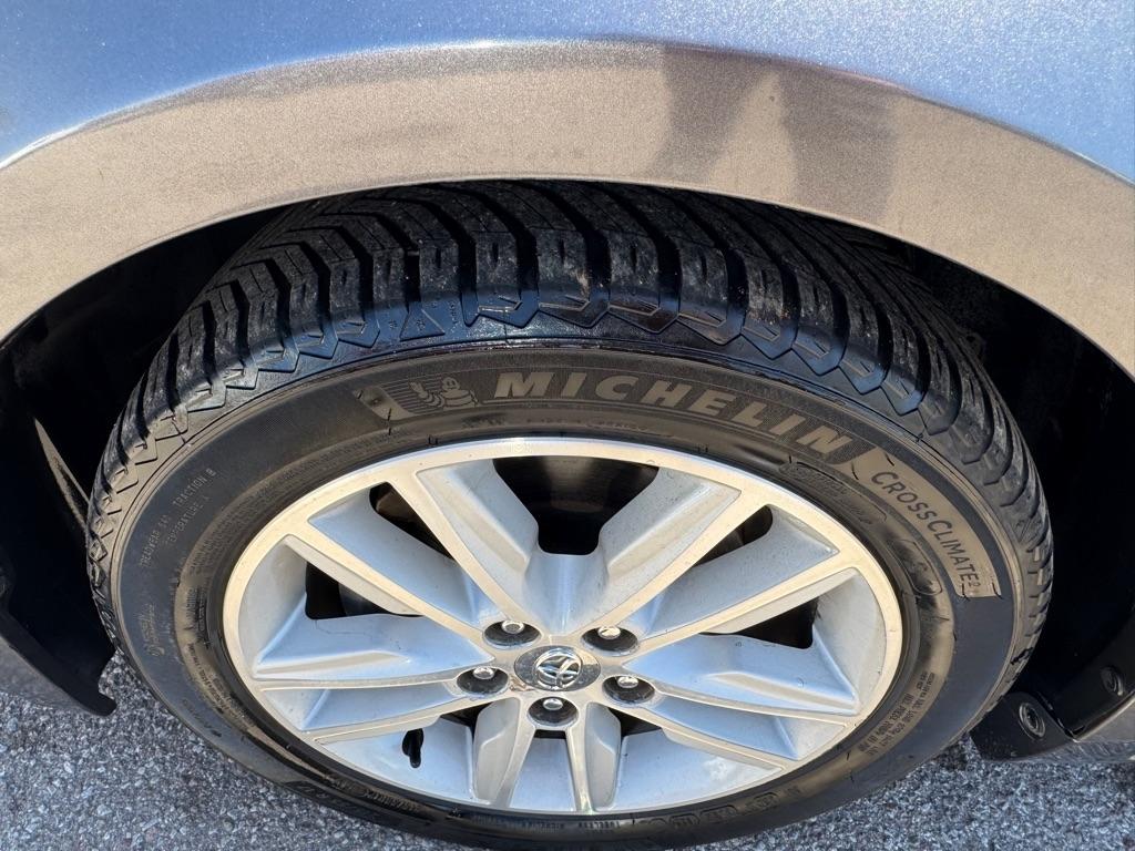 Toyota Avalon XLE 2015