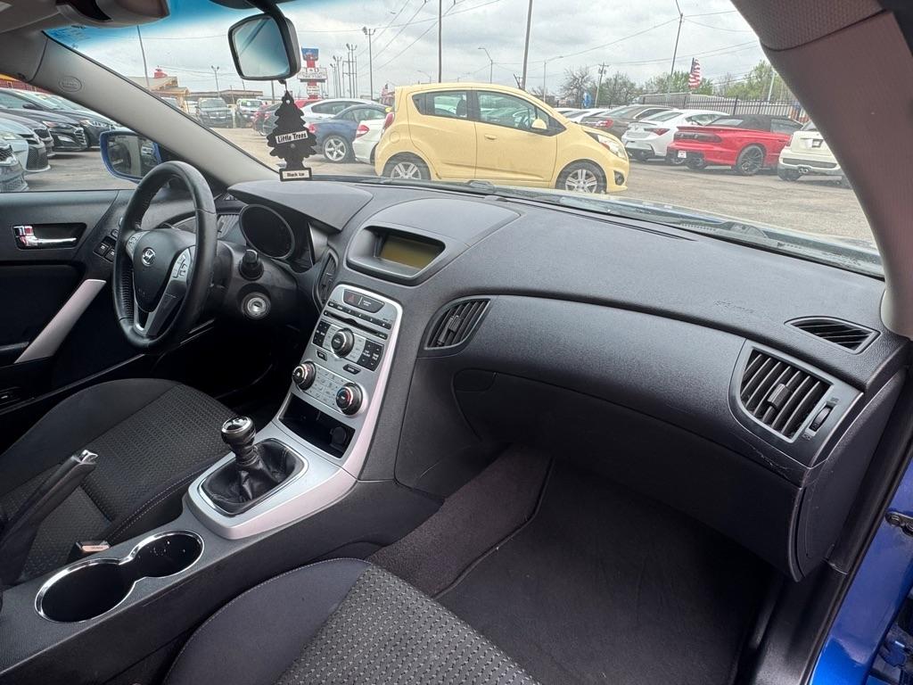 Hyundai Genesis Coupe 2.0T Manual 2010