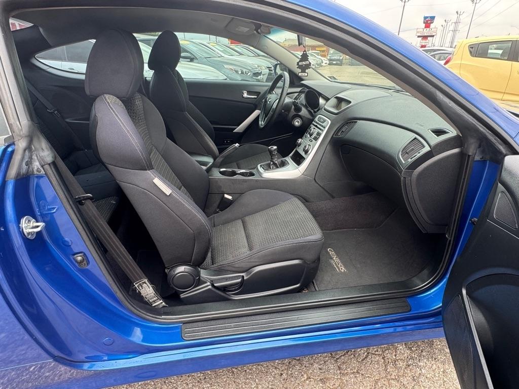 Hyundai Genesis Coupe 2.0T Manual 2010