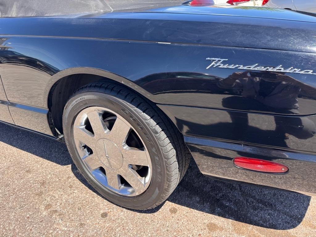 Ford Thunderbird  2002