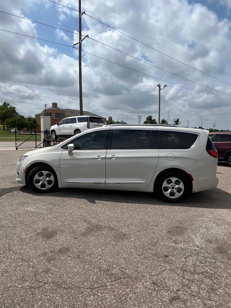 Chrysler Pacifica Touring-L Plus 2017