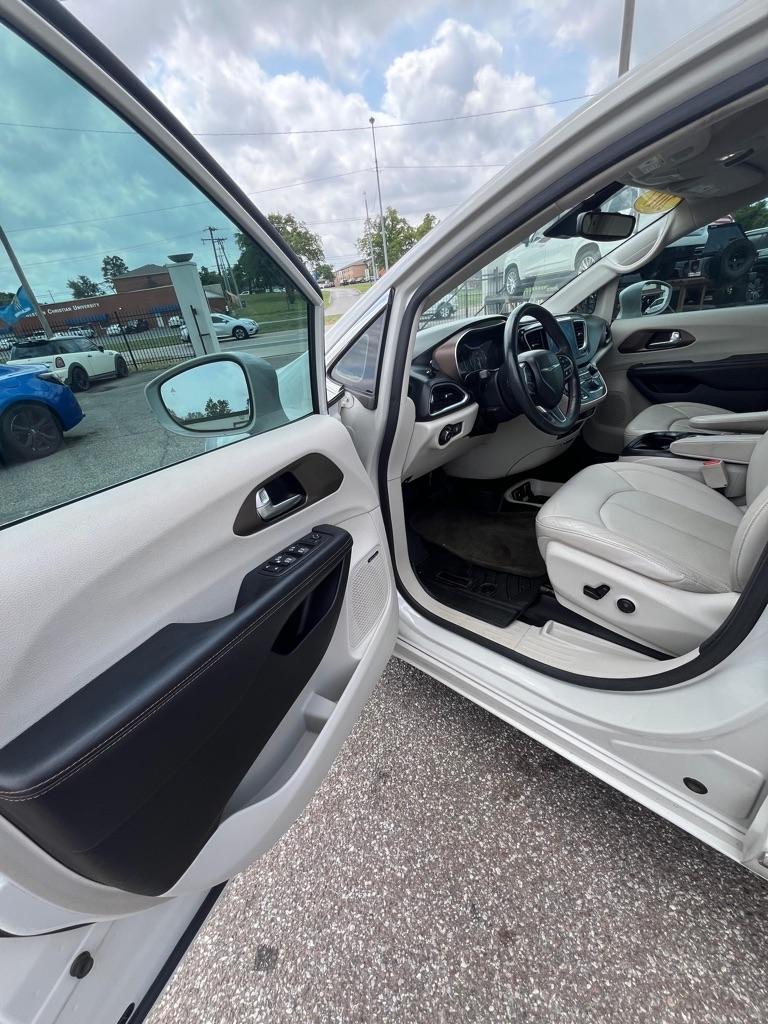 Chrysler Pacifica Touring-L Plus 2017