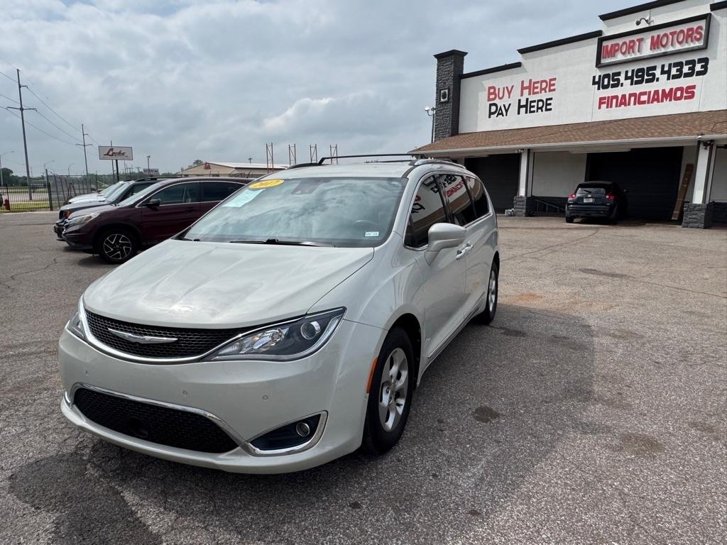 2017 Chrysler Pacifica Touring-L Plus