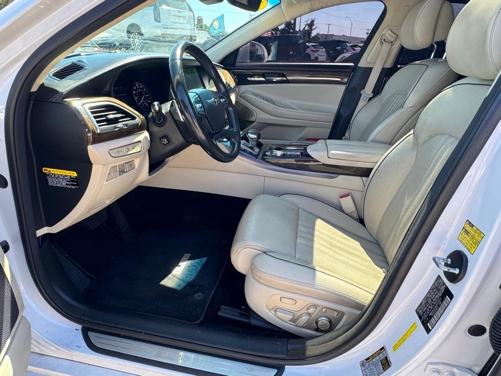 Genesis G90 Premium 2017