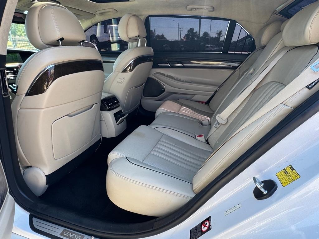 Genesis G90 Premium 2017
