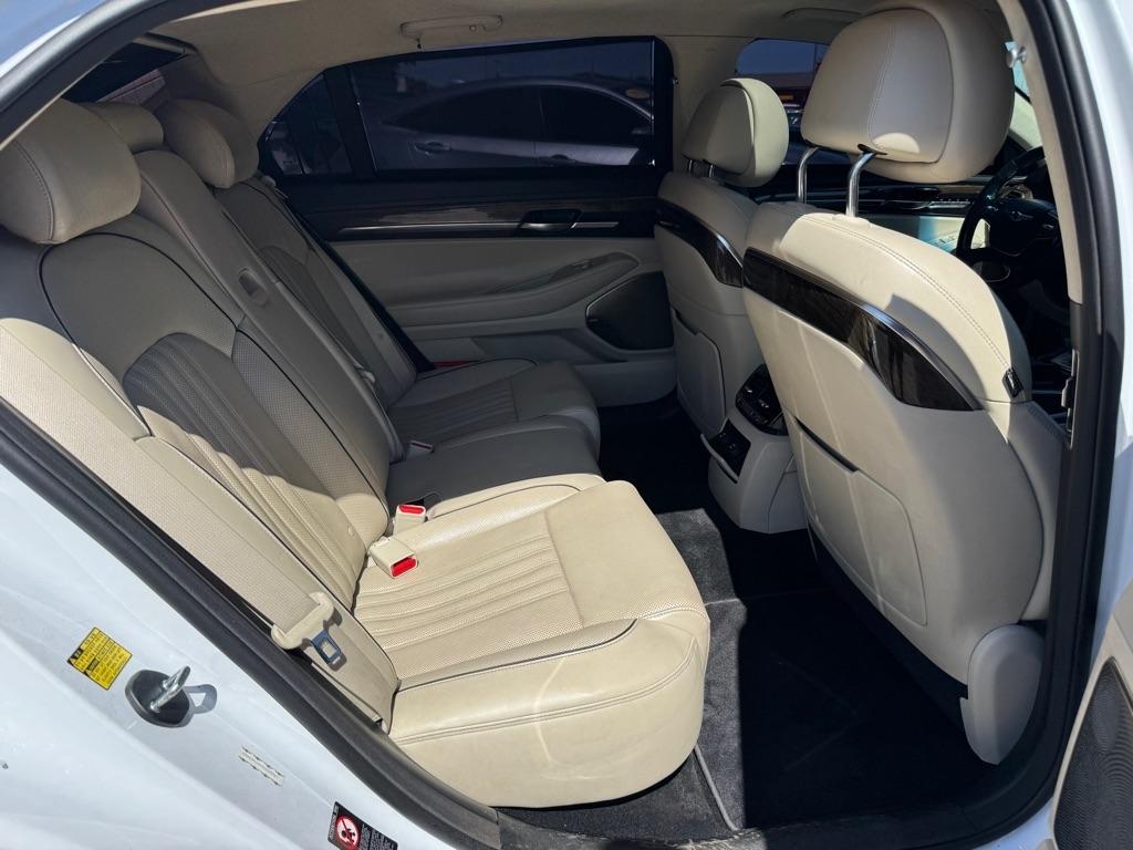 Genesis G90 Premium 2017