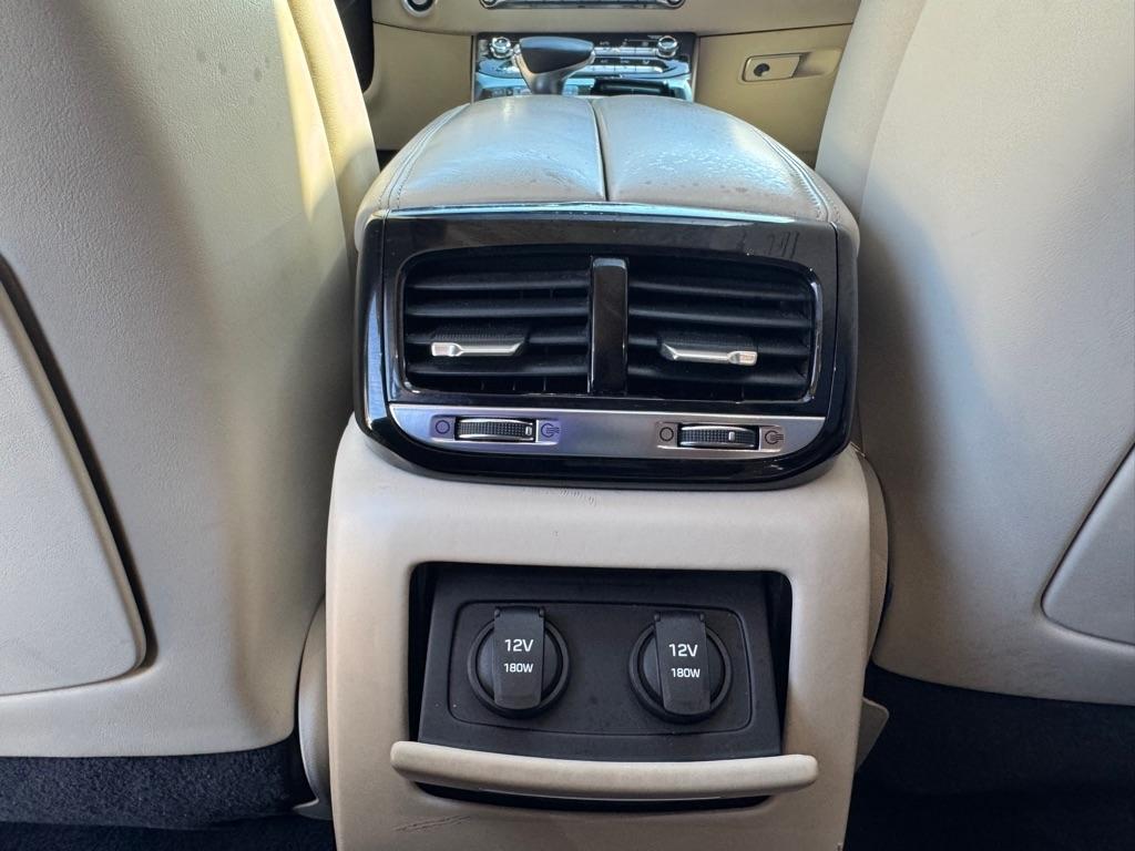 Genesis G90 Premium 2017