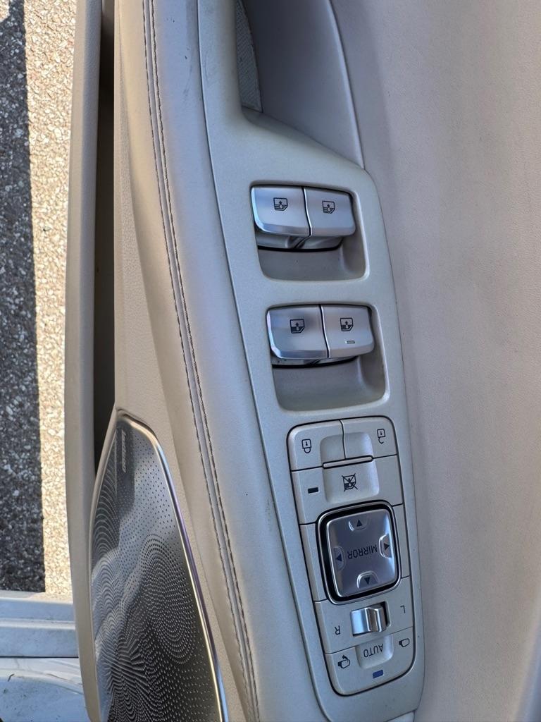Genesis G90 Premium 2017