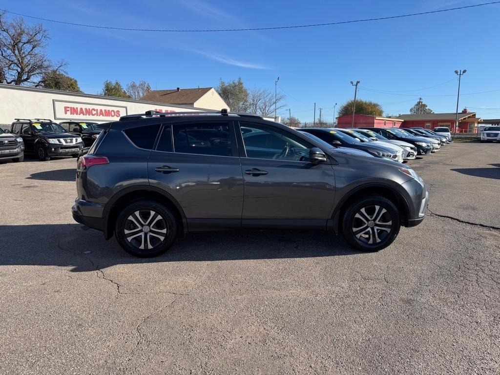 Toyota RAV4 LE FWD 2018