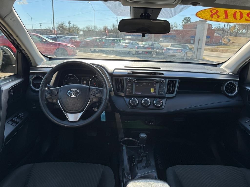 Toyota RAV4 LE FWD 2018
