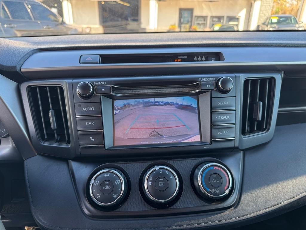 Toyota RAV4 LE FWD 2018