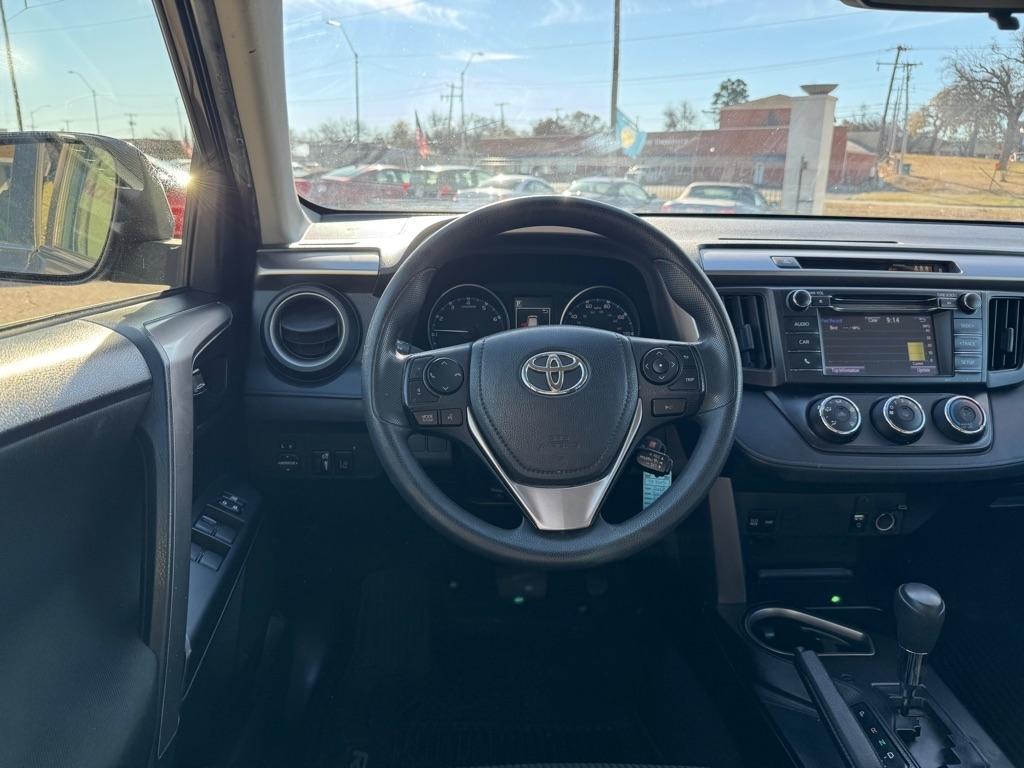 Toyota RAV4 LE FWD 2018