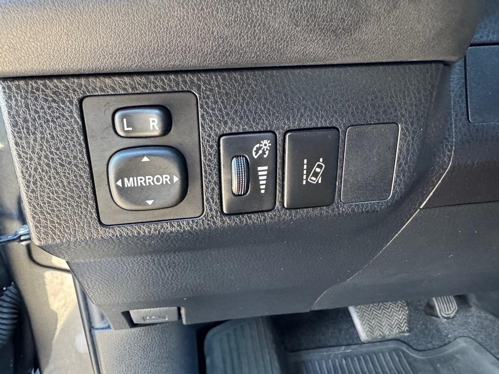 Toyota RAV4 LE FWD 2018