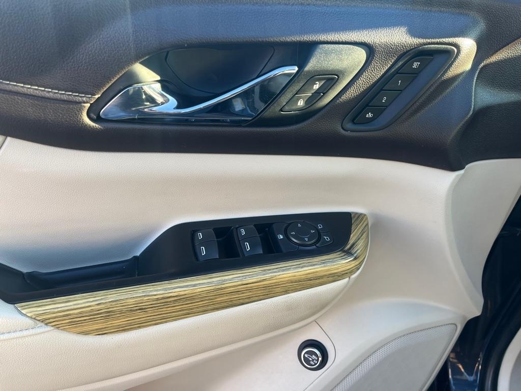 GMC Acadia Denali AWD 2019