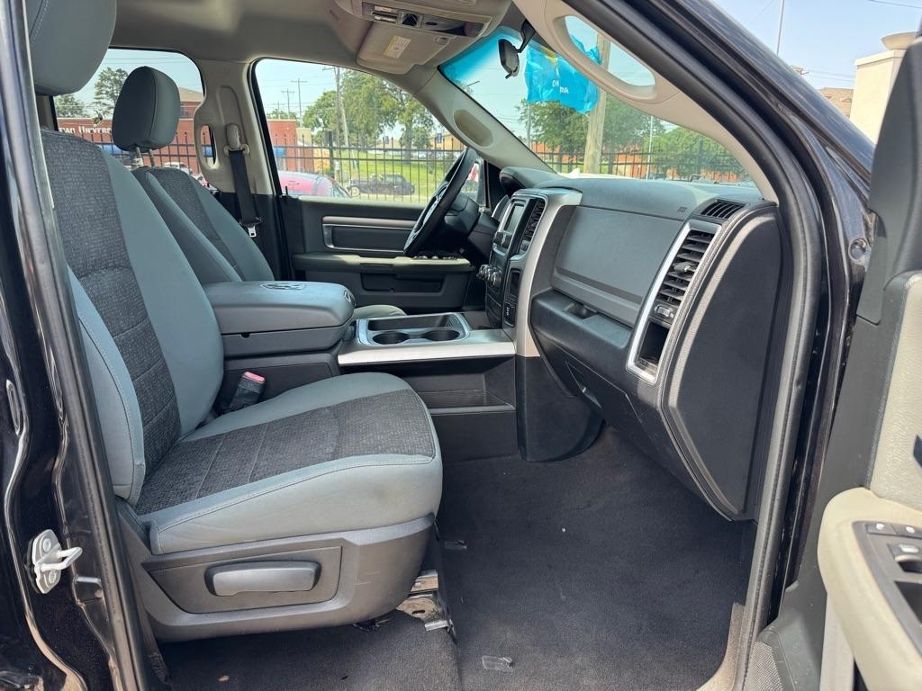 RAM 1500 SLT Quad Cab 2WD 2017