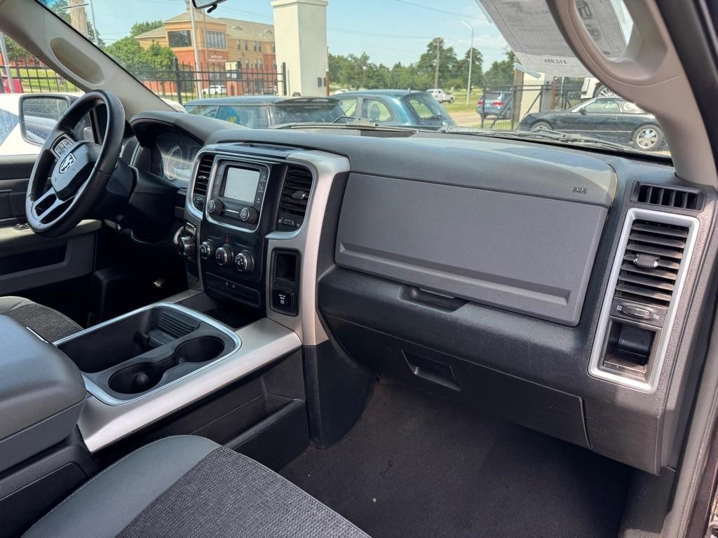RAM 1500 SLT Quad Cab 2WD 2017