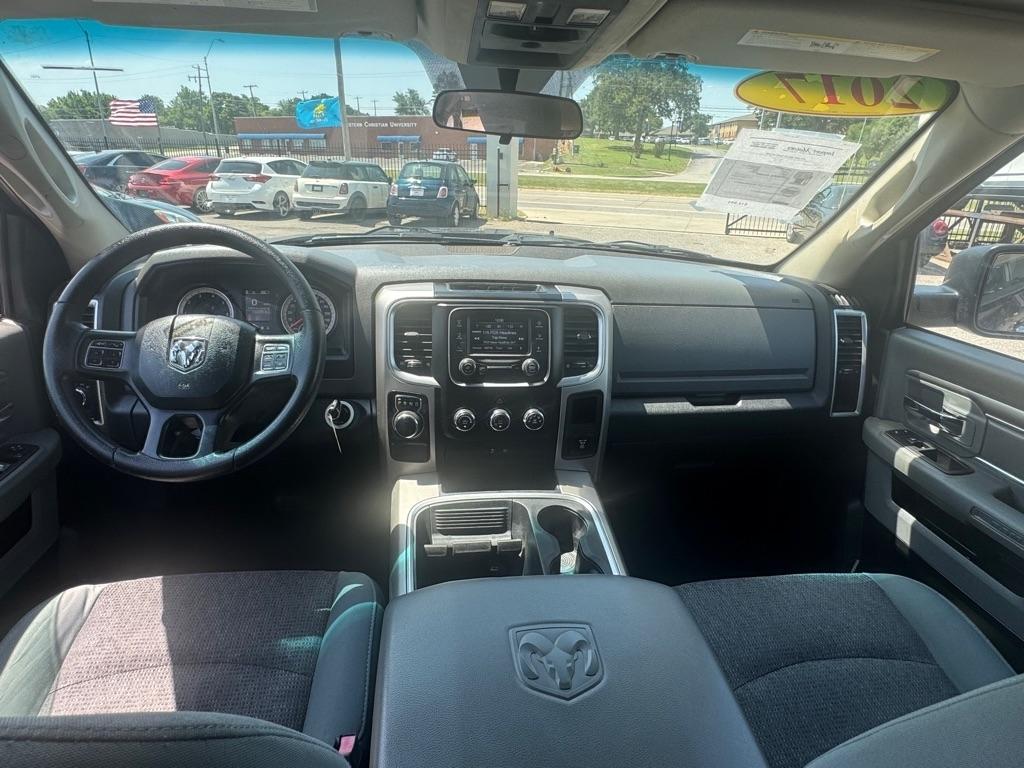 RAM 1500 SLT Quad Cab 2WD 2017