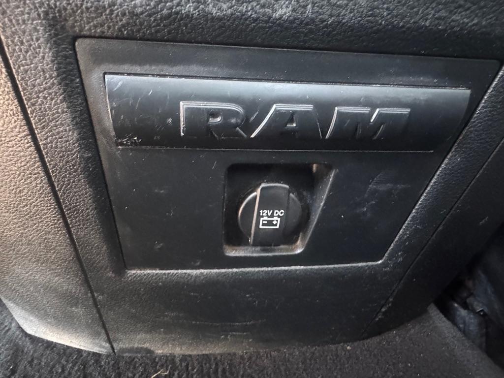 RAM 1500 SLT Quad Cab 2WD 2017