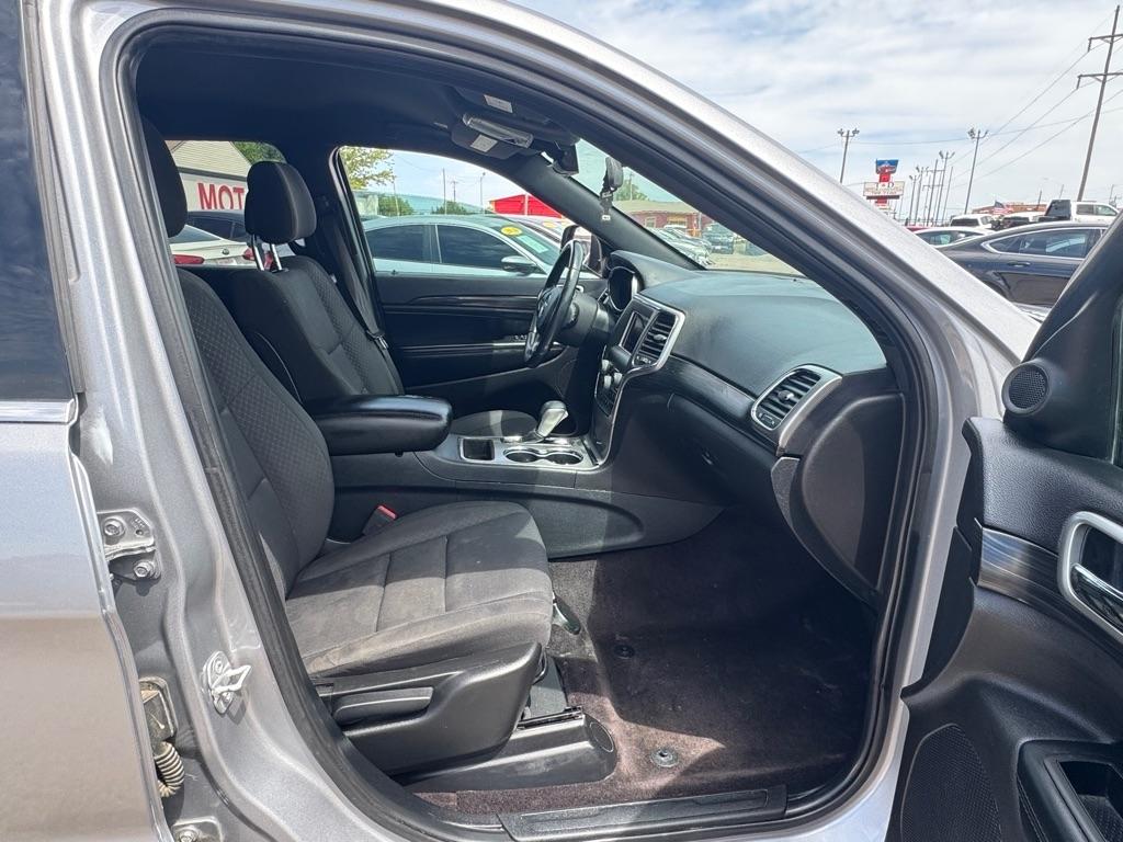 Jeep Grand Cherokee Laredo 2WD 2019