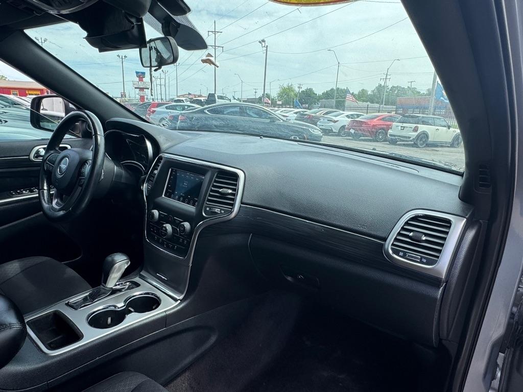 Jeep Grand Cherokee Laredo 2WD 2019