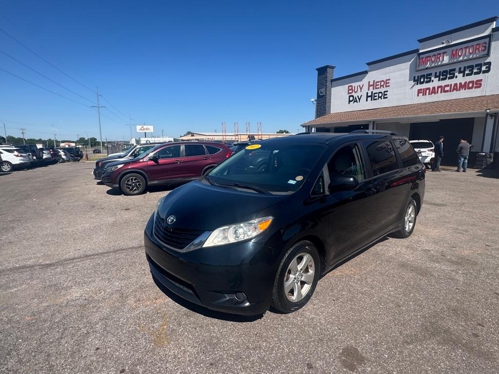 Toyota Sienna LE 8-Passenger 2017